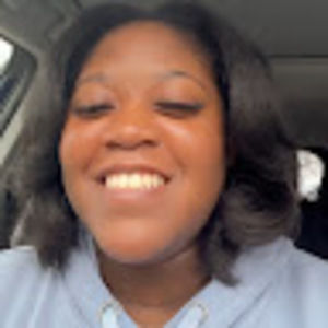 Meet your Posher, Latoya